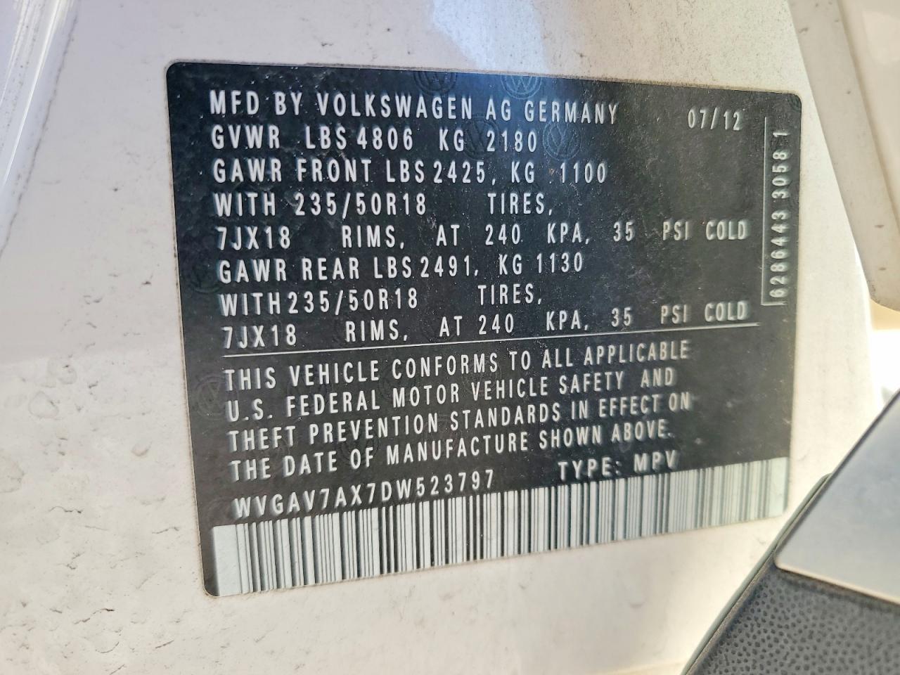 2013 VOLKSWAGEN TIGUAN S photo 13