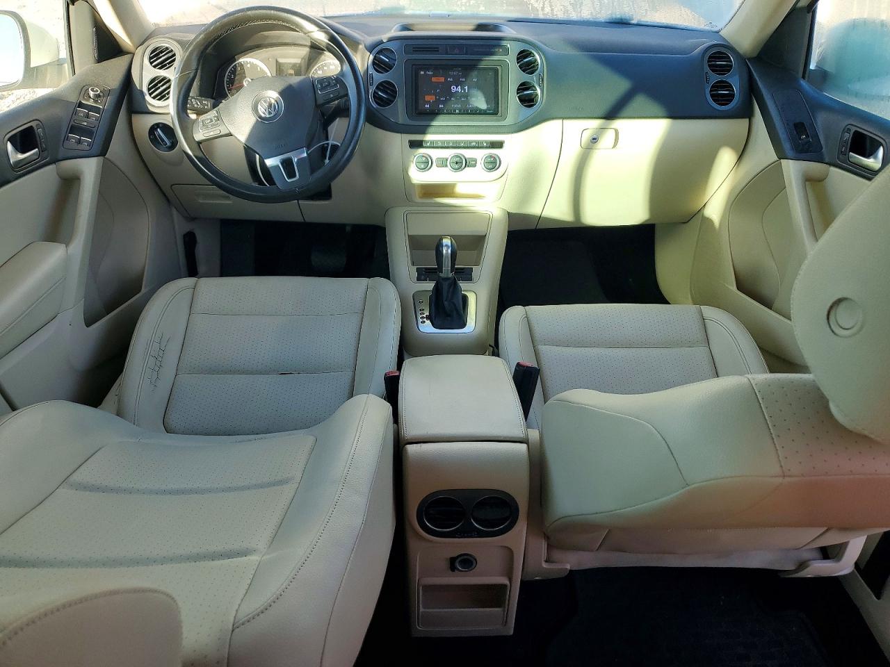 2013 VOLKSWAGEN TIGUAN S photo 8
