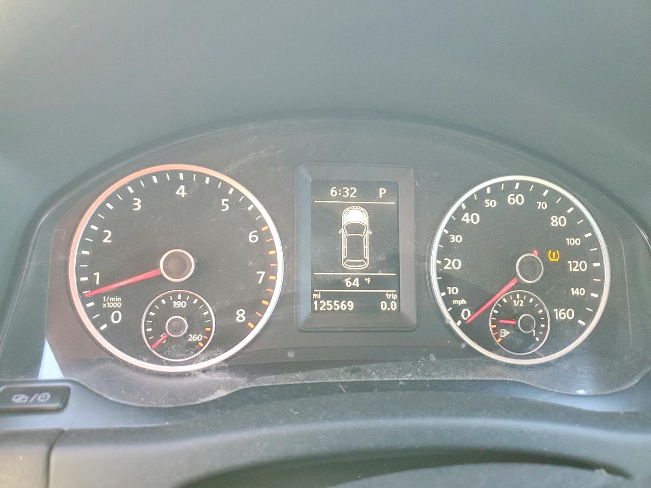 2013 VOLKSWAGEN TIGUAN S photo 9
