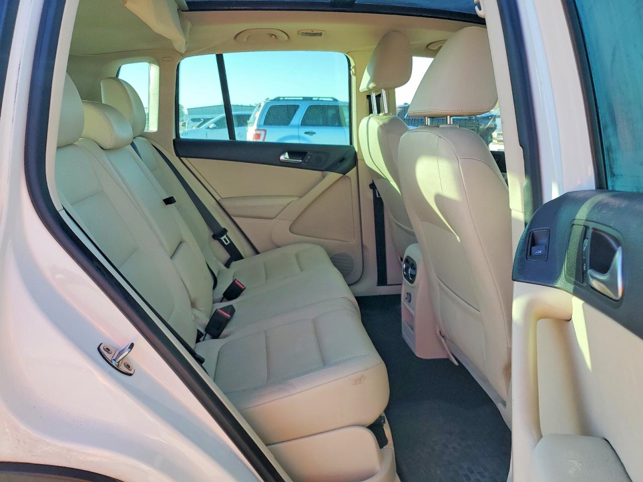 2013 VOLKSWAGEN TIGUAN S photo 11