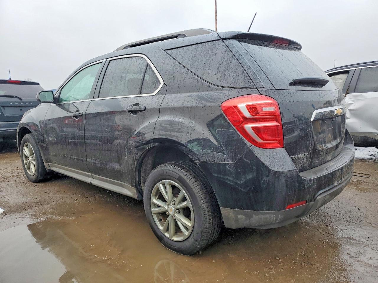 2017 CHEVROLET EQUINOX LT photo 2