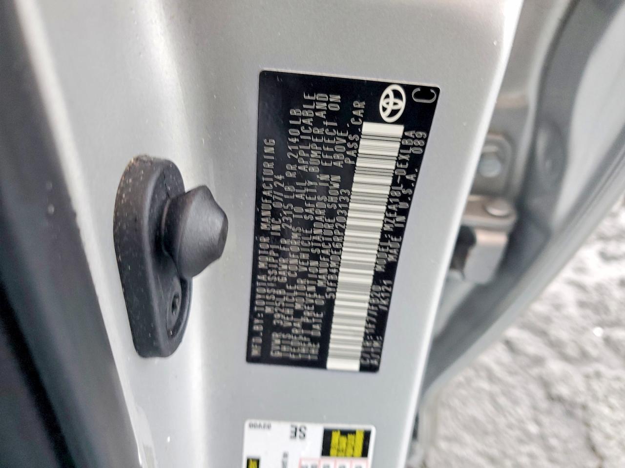 2024 TOYOTA COROLLA LE photo 12