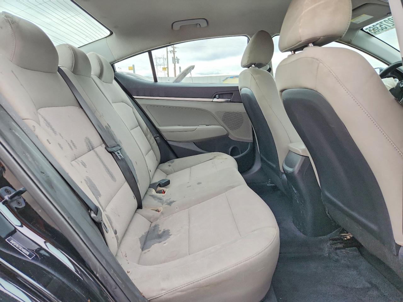 2019 HYUNDAI ELANTRA SE photo 10