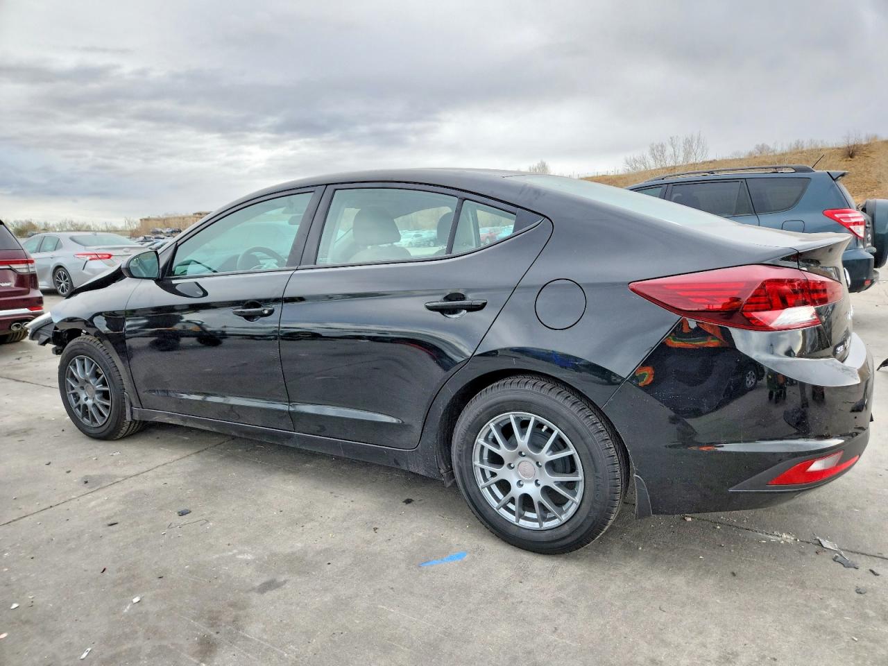 2019 HYUNDAI ELANTRA SE photo 2