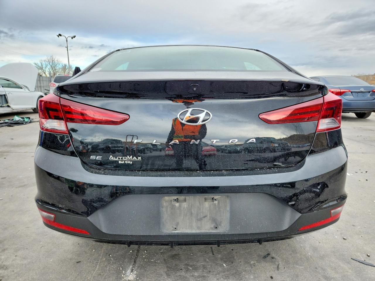 2019 HYUNDAI ELANTRA SE photo 6