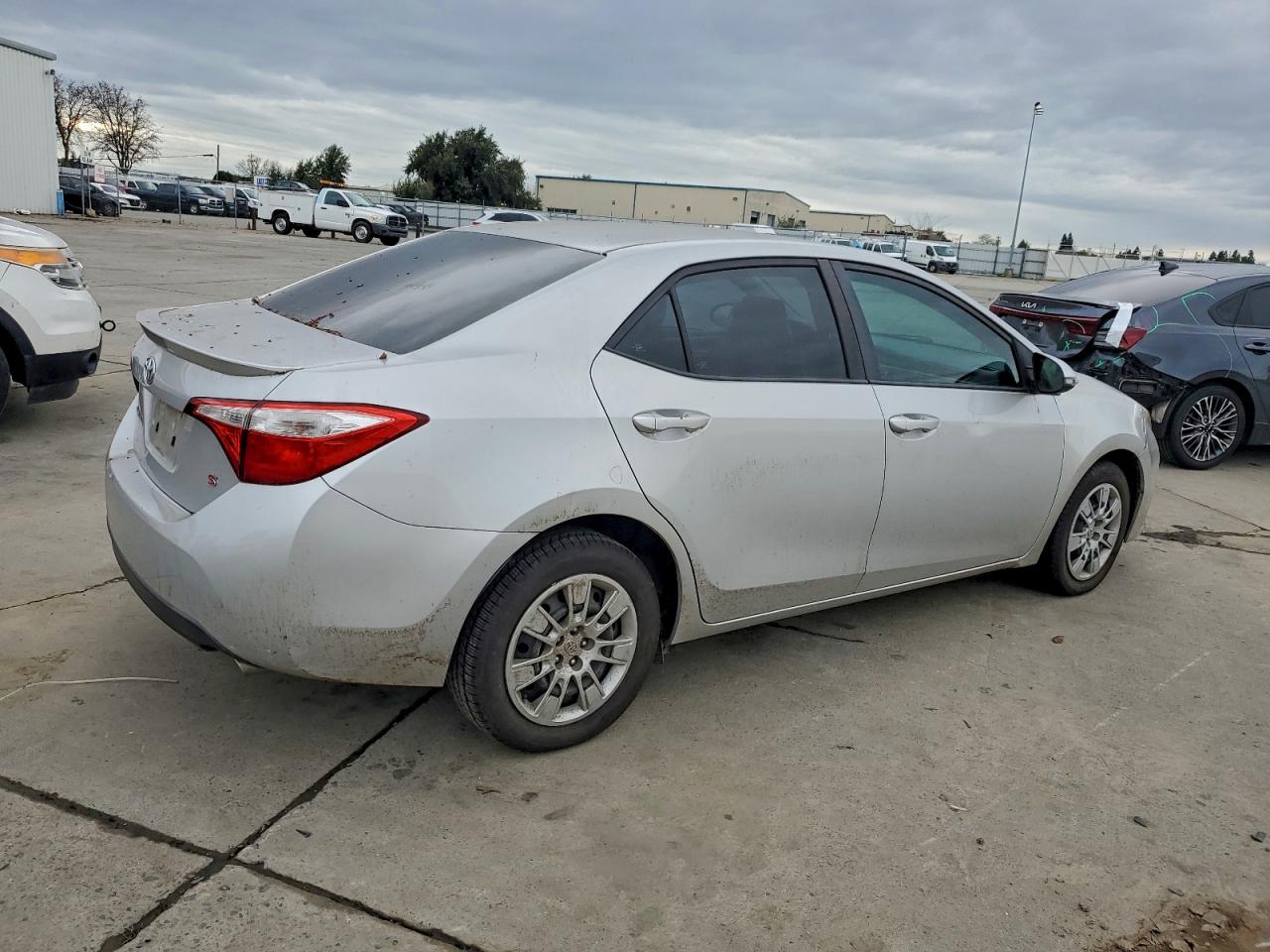 2014 TOYOTA COROLLA L photo 5