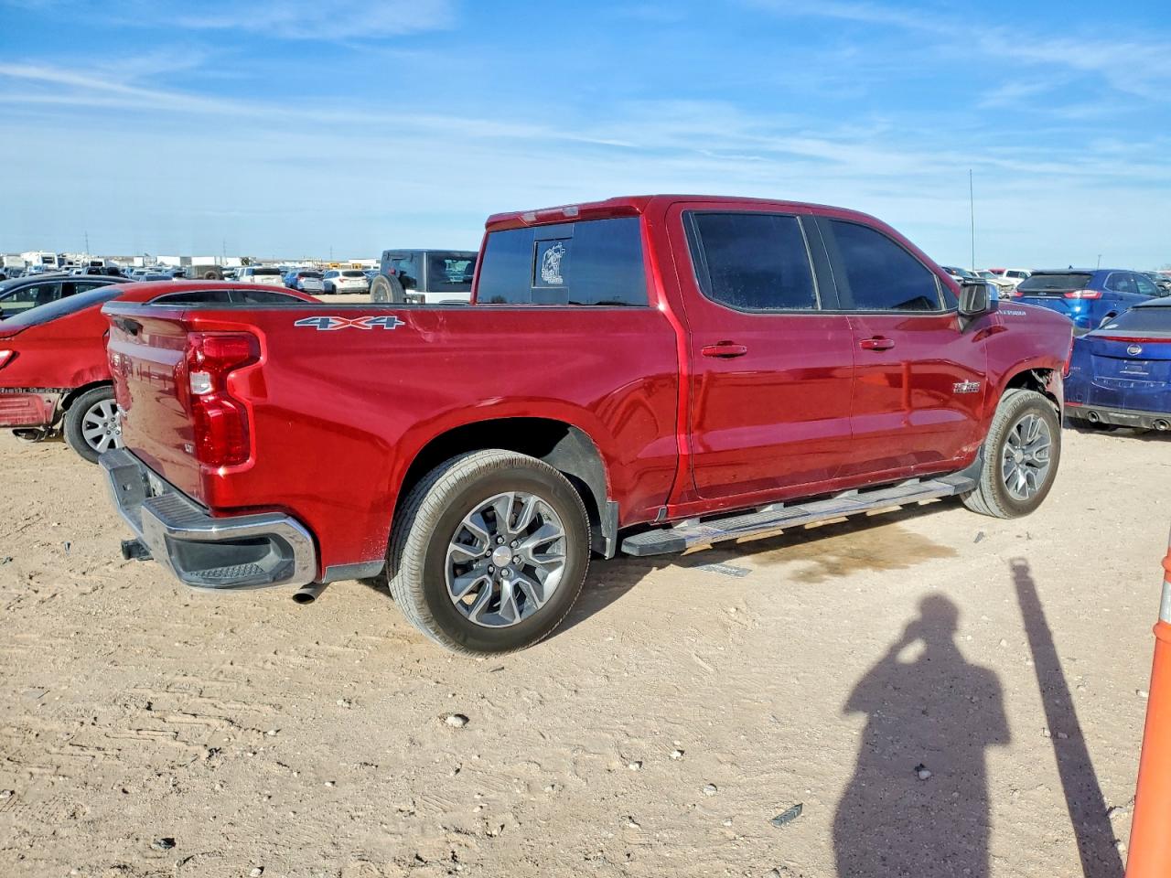 2024 CHEVROLET SILVERADO K1500 LT photo 3