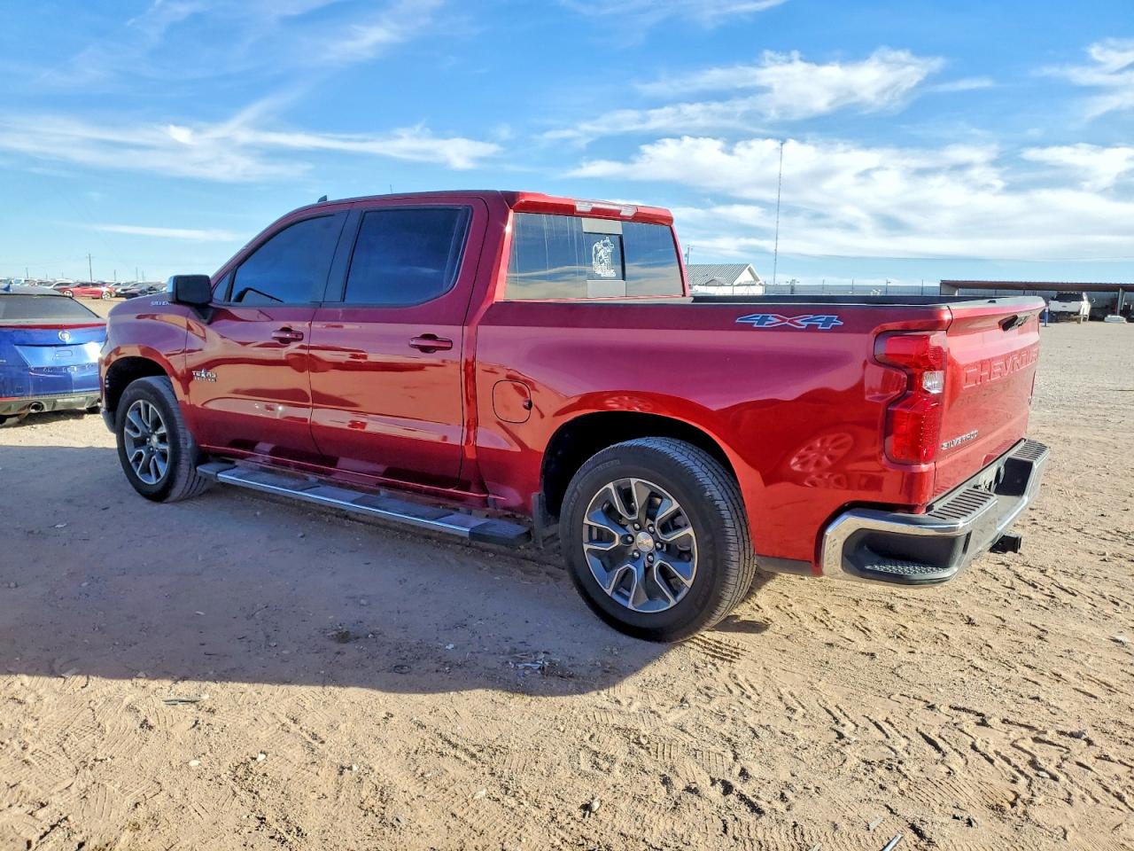 2024 CHEVROLET SILVERADO K1500 LT photo 2