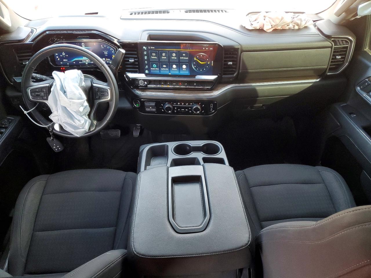 2024 CHEVROLET SILVERADO K1500 LT photo 8