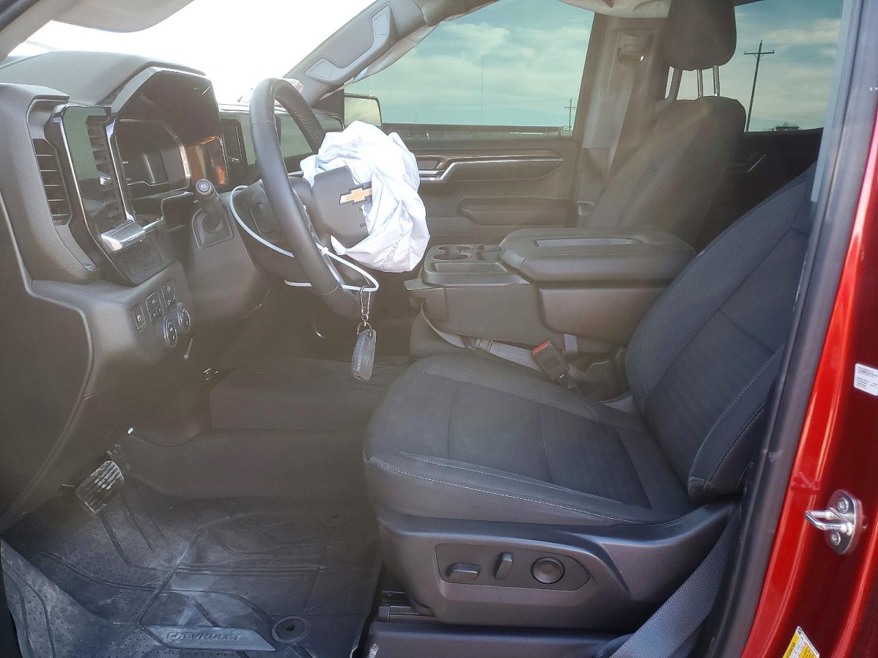 2024 CHEVROLET SILVERADO K1500 LT photo 7