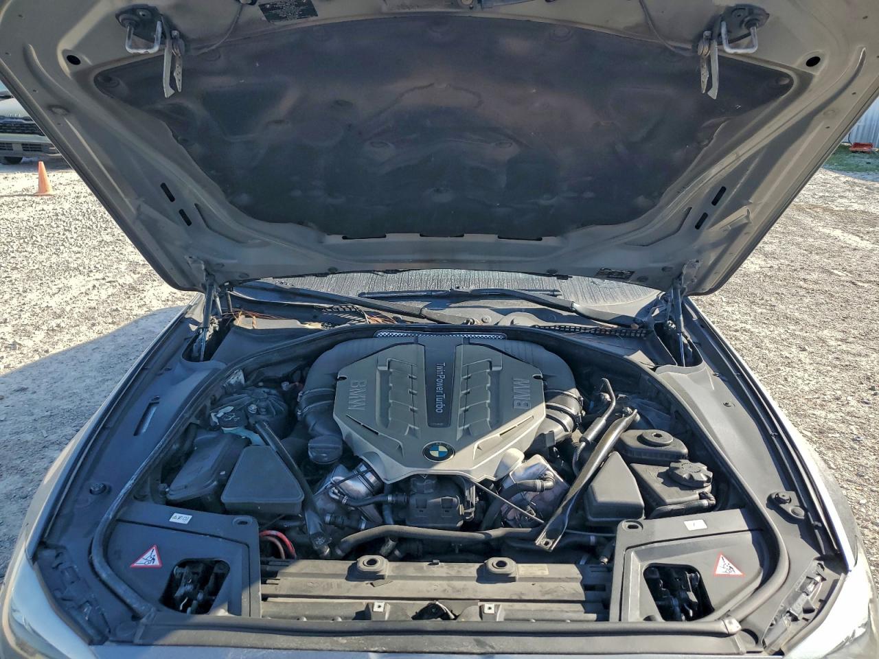 2011 BMW 550 I photo 11