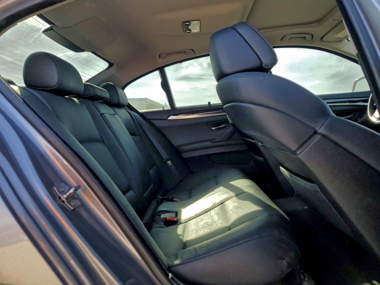 2011 BMW 550 I photo 10