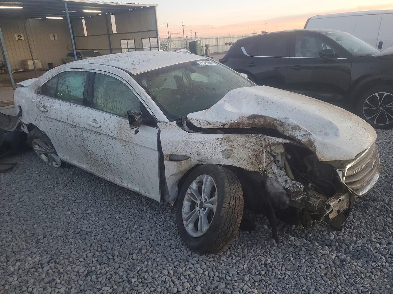 2015 FORD TAURUS SEL photo 4