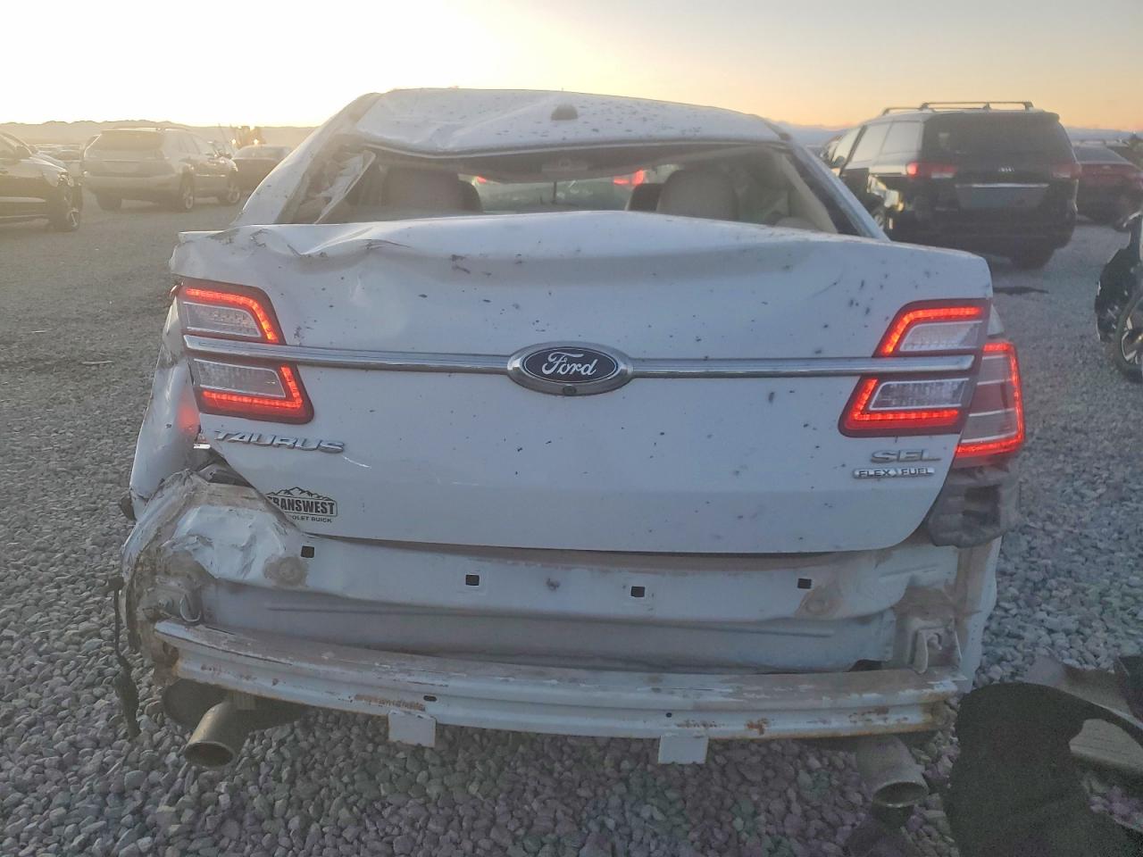 2015 FORD TAURUS SEL photo 6