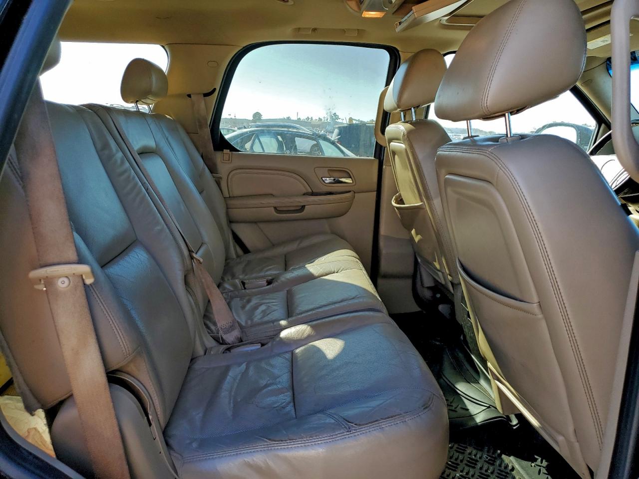 2010 CADILLAC ESCALADE LUXURY photo 10