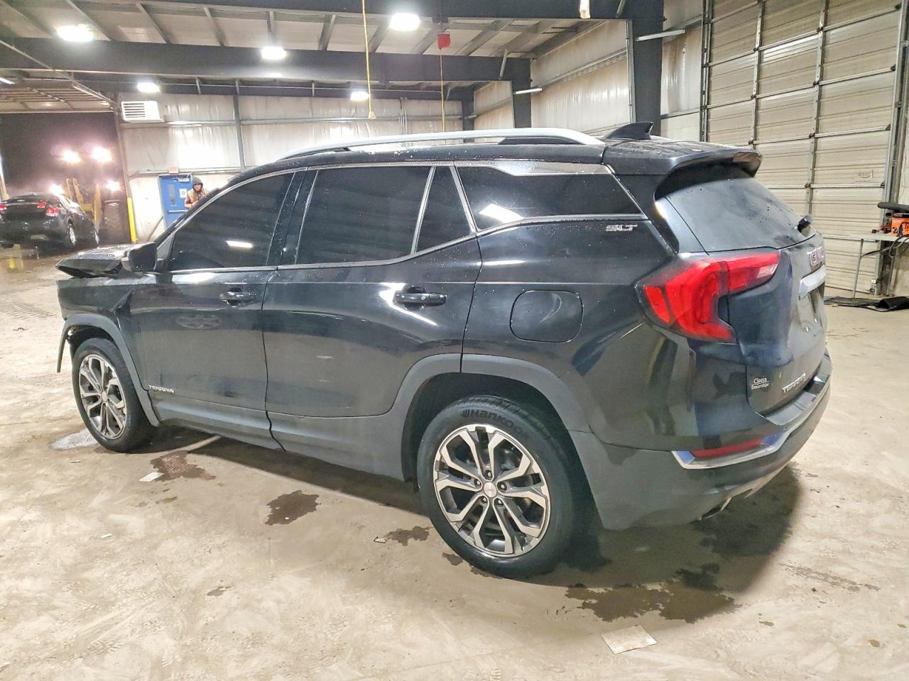 2019 GMC TERRAIN SLT photo 2