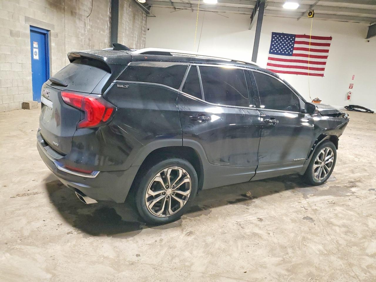 2019 GMC TERRAIN SLT photo 3