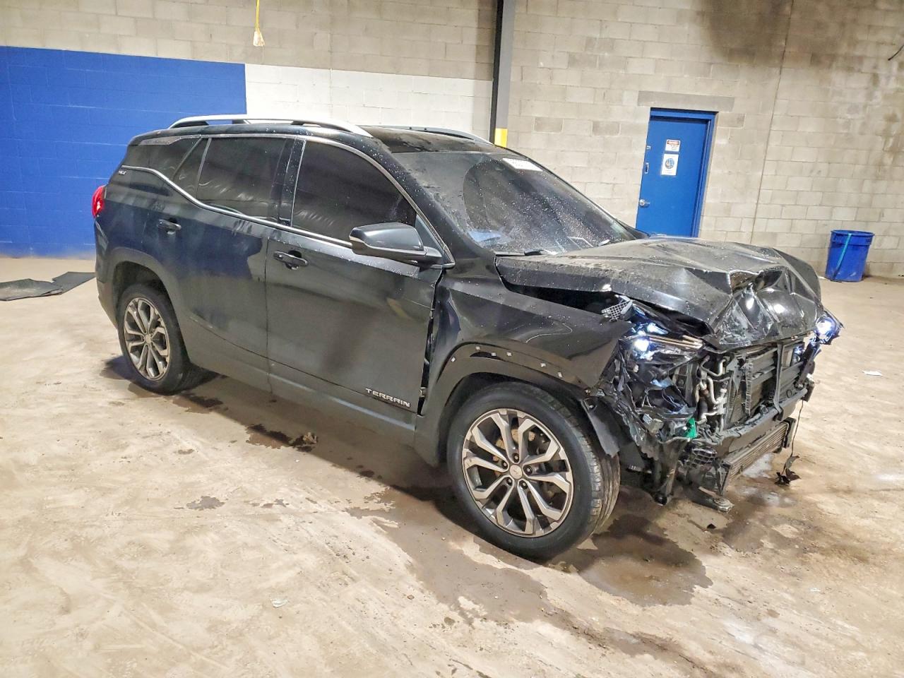 2019 GMC TERRAIN SLT photo 4