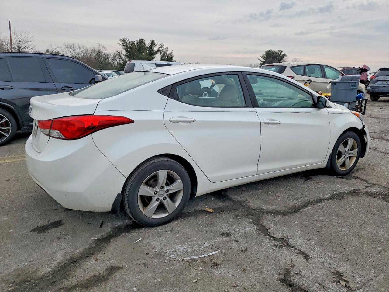 2013 HYUNDAI ELANTRA GLS photo 3