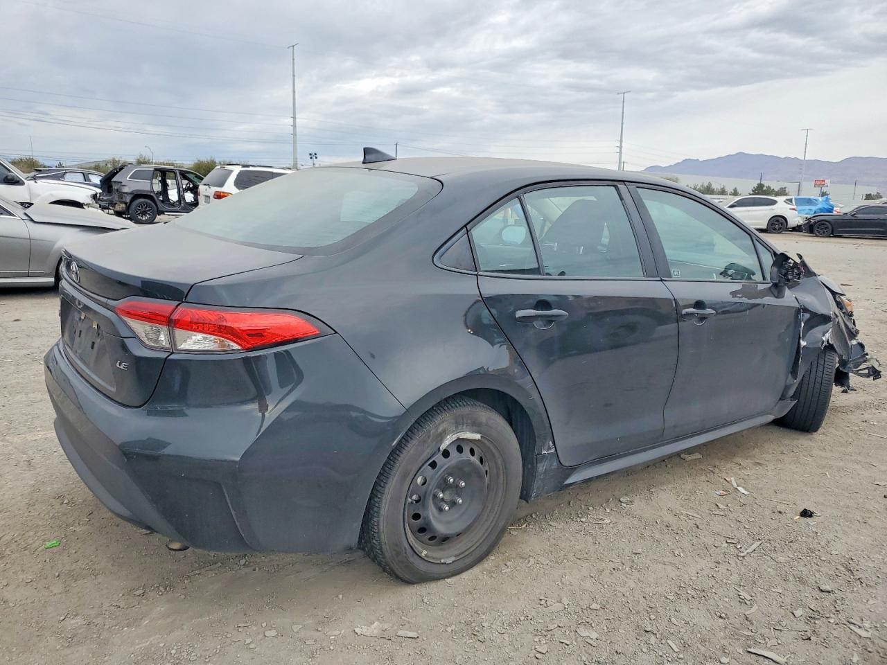 2020 TOYOTA COROLLA LE photo 3