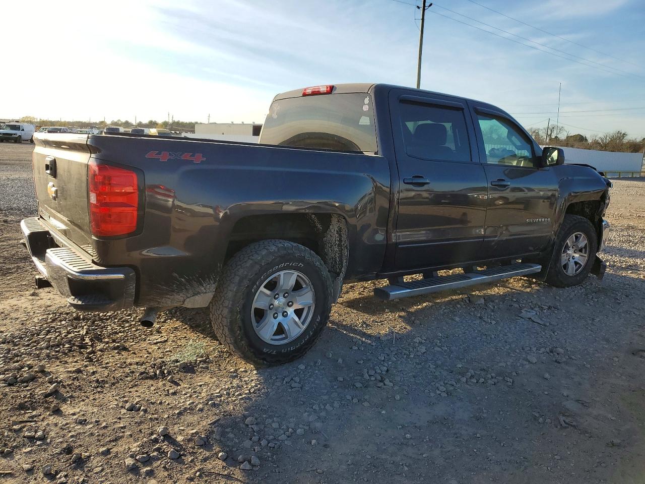 2016 CHEVROLET SILVERADO K1500 LT photo 3