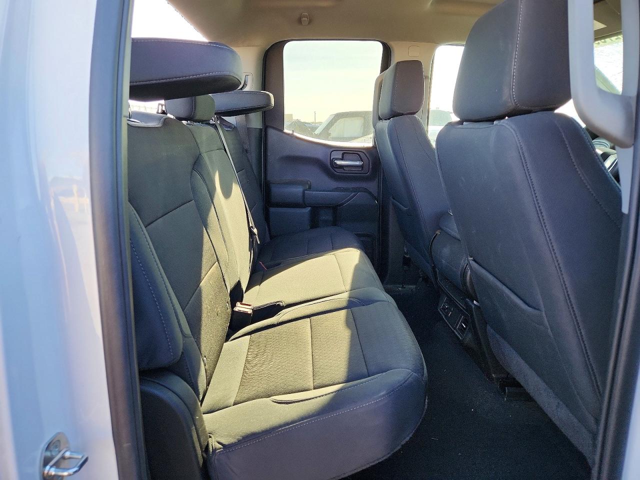 2024 CHEVROLET SILVERADO K1500 CUSTOM photo 10