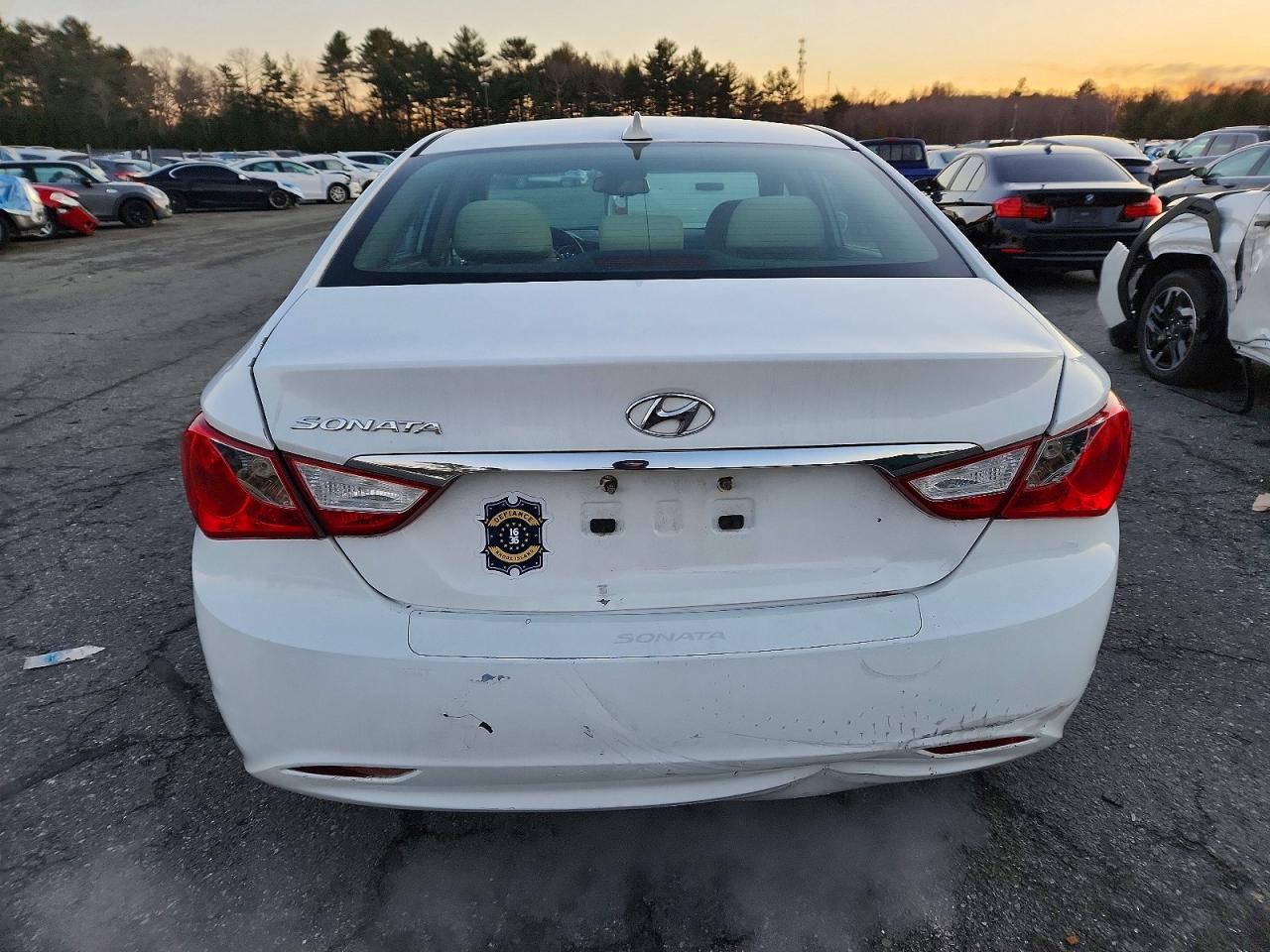 2013 HYUNDAI SONATA GLS photo 16