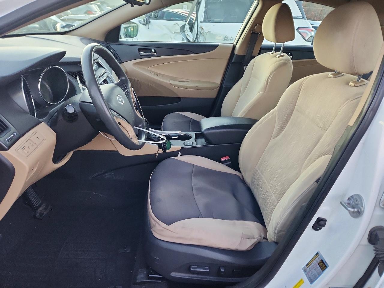 2013 HYUNDAI SONATA GLS photo 19