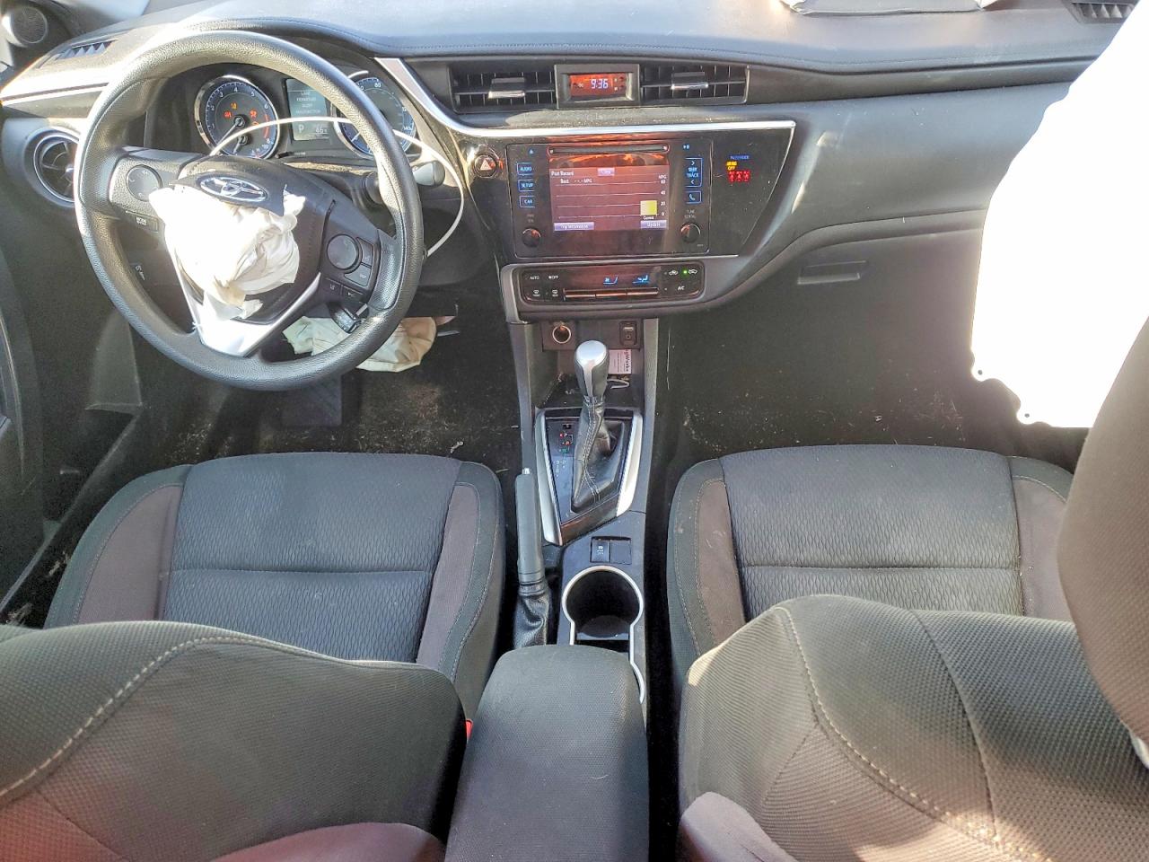 2018 TOYOTA COROLLA L photo 22