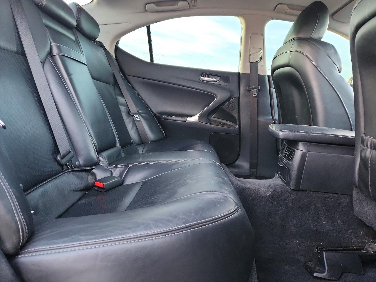 2010 LEXUS IS 250 photo 10