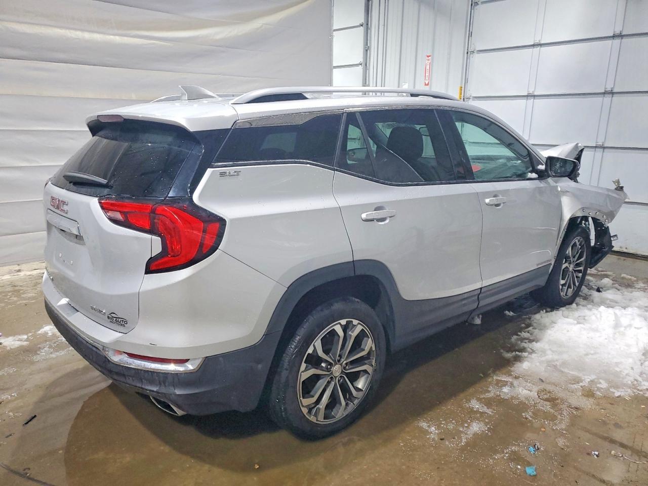 2019 GMC TERRAIN SLT photo 3