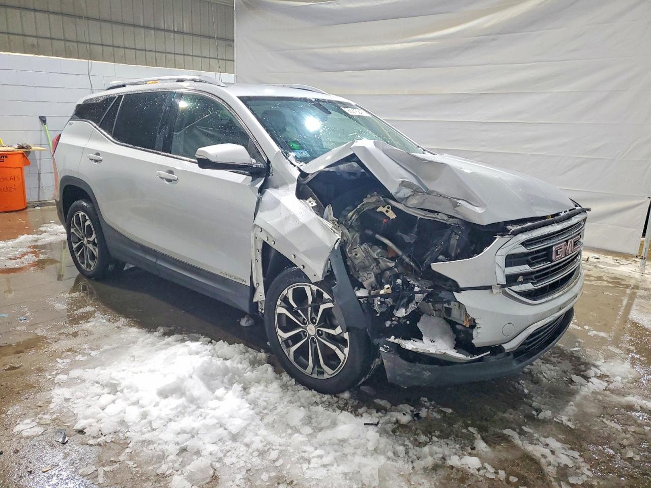 2019 GMC TERRAIN SLT photo 4