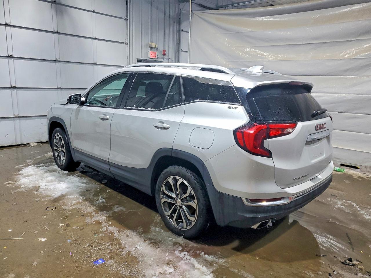 2019 GMC TERRAIN SLT photo 2
