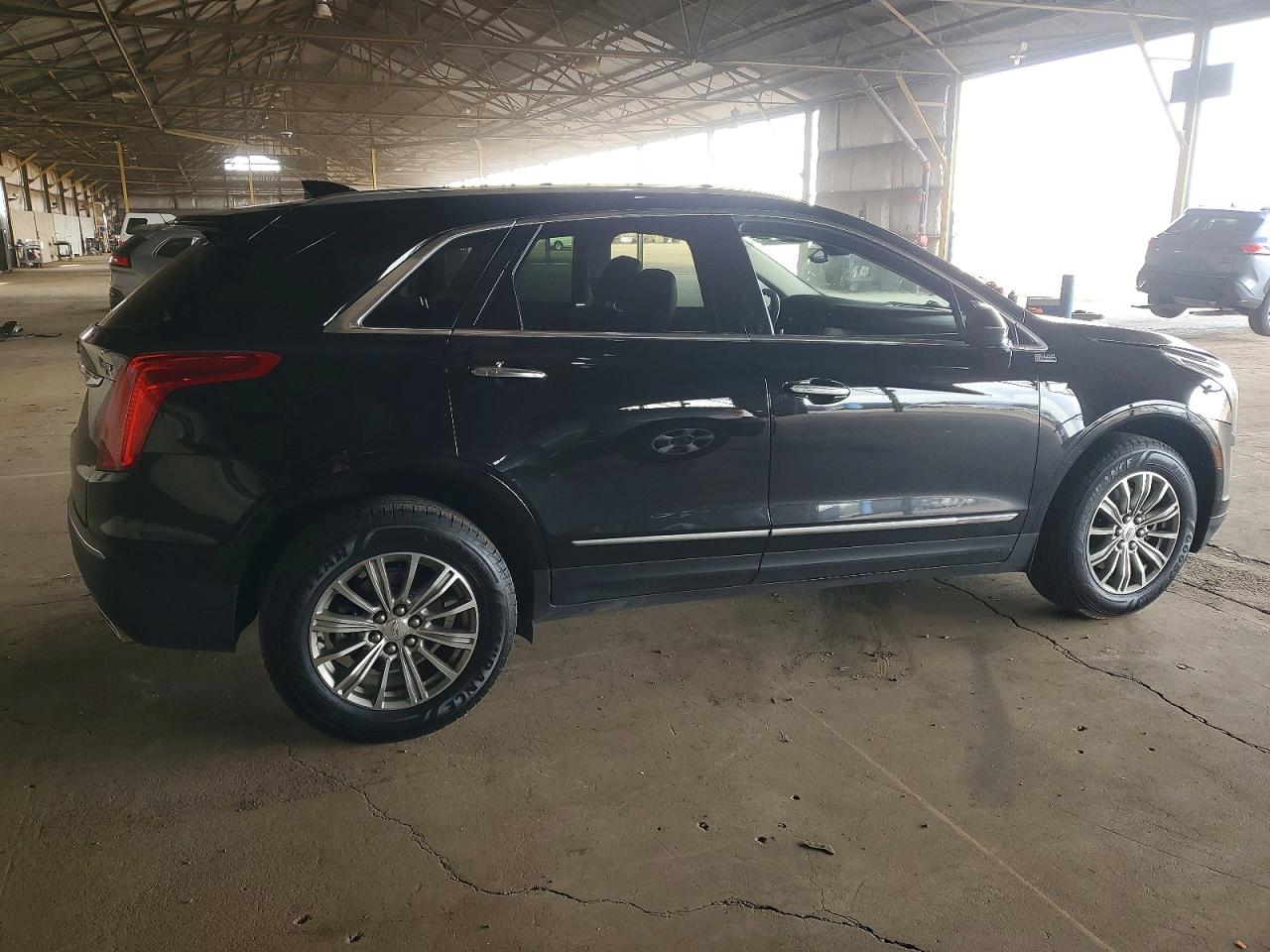 2018 CADILLAC XT5 LUXURY photo 3