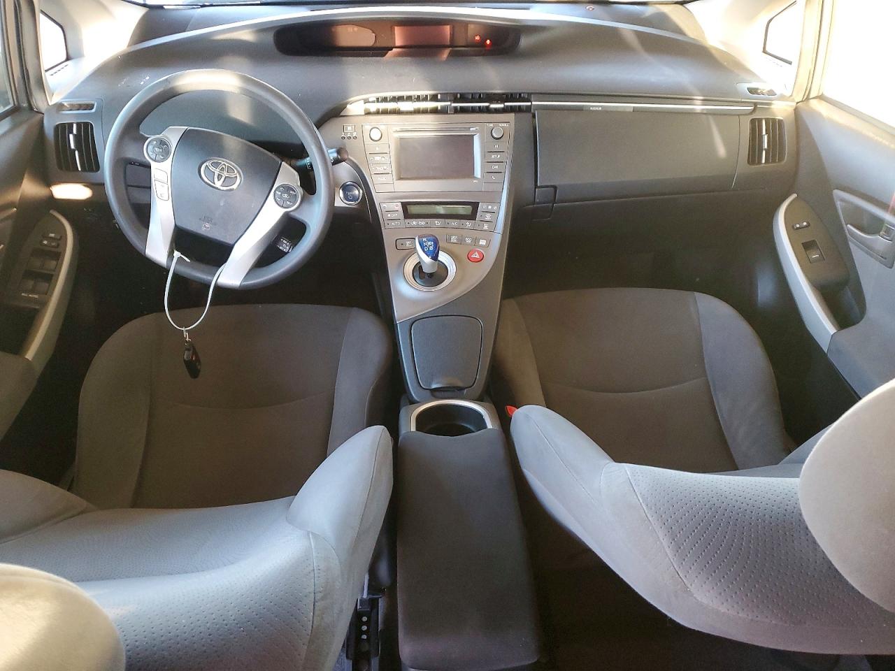2012 TOYOTA PRIUS photo 8