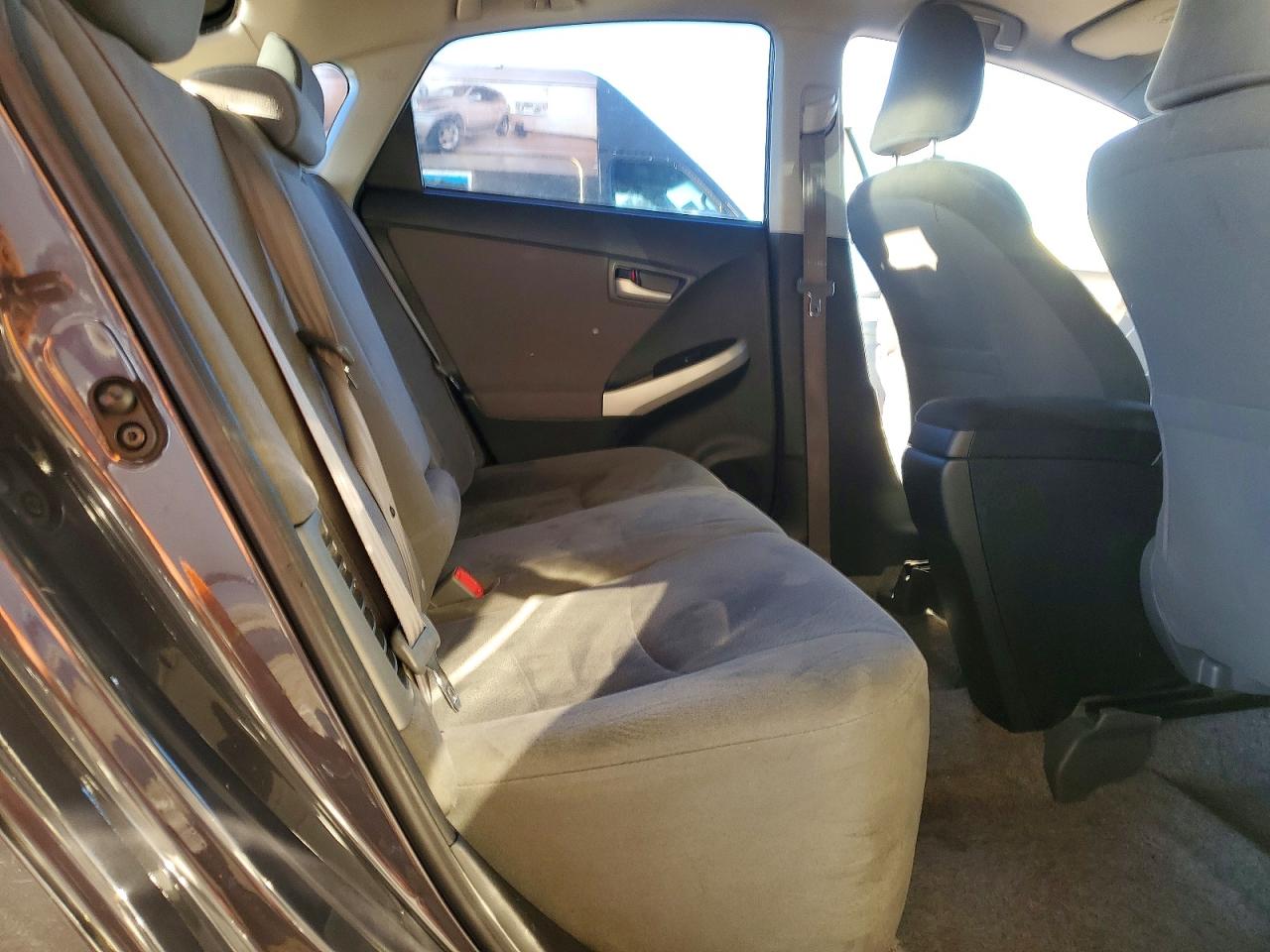 2012 TOYOTA PRIUS photo 10