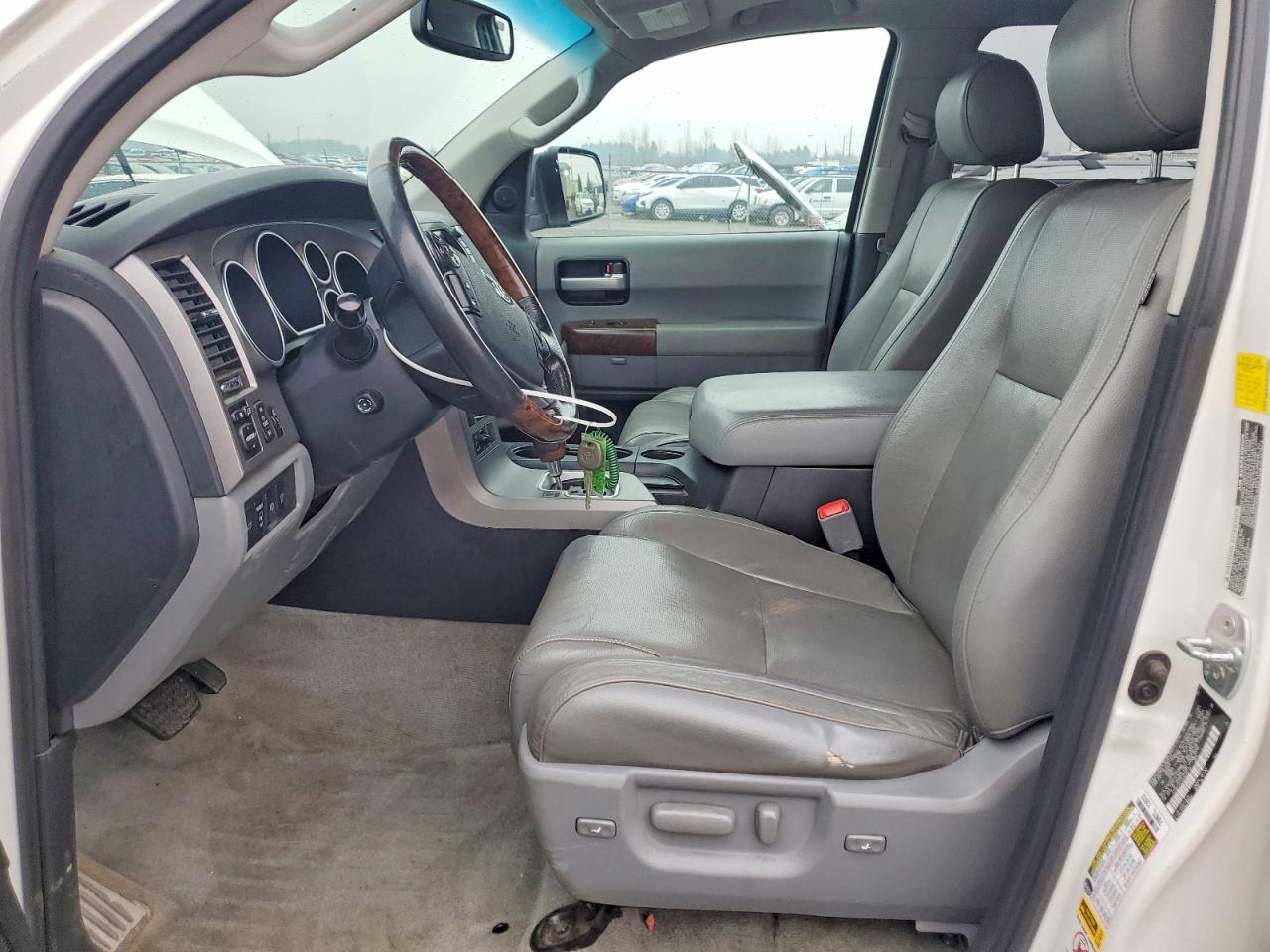 2010 TOYOTA SEQUOIA PLATINUM photo 7