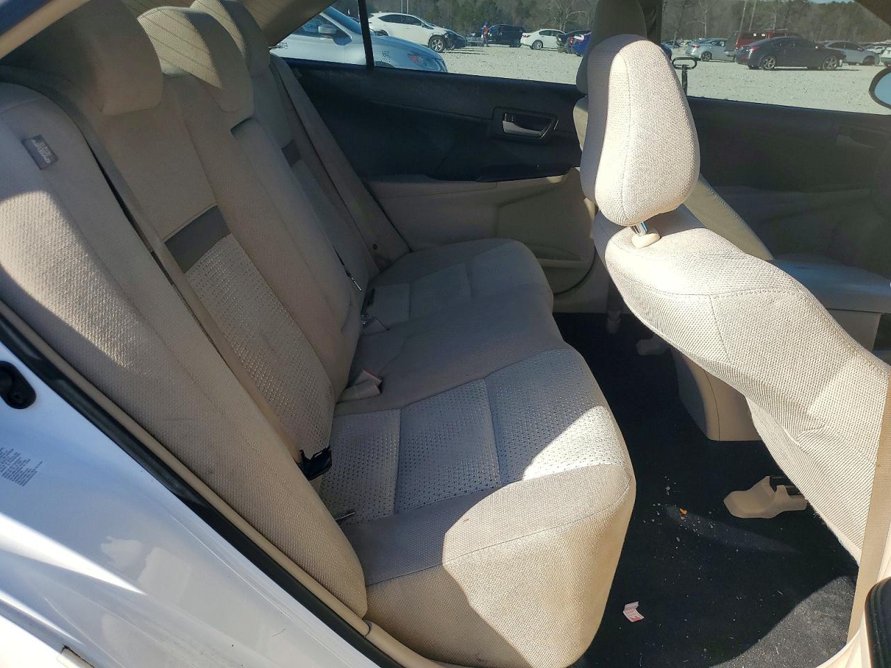 2014 TOYOTA CAMRY L photo 10