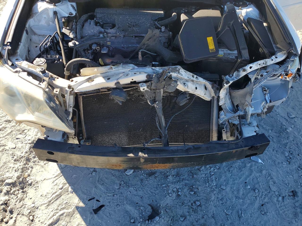 2014 TOYOTA CAMRY L photo 11