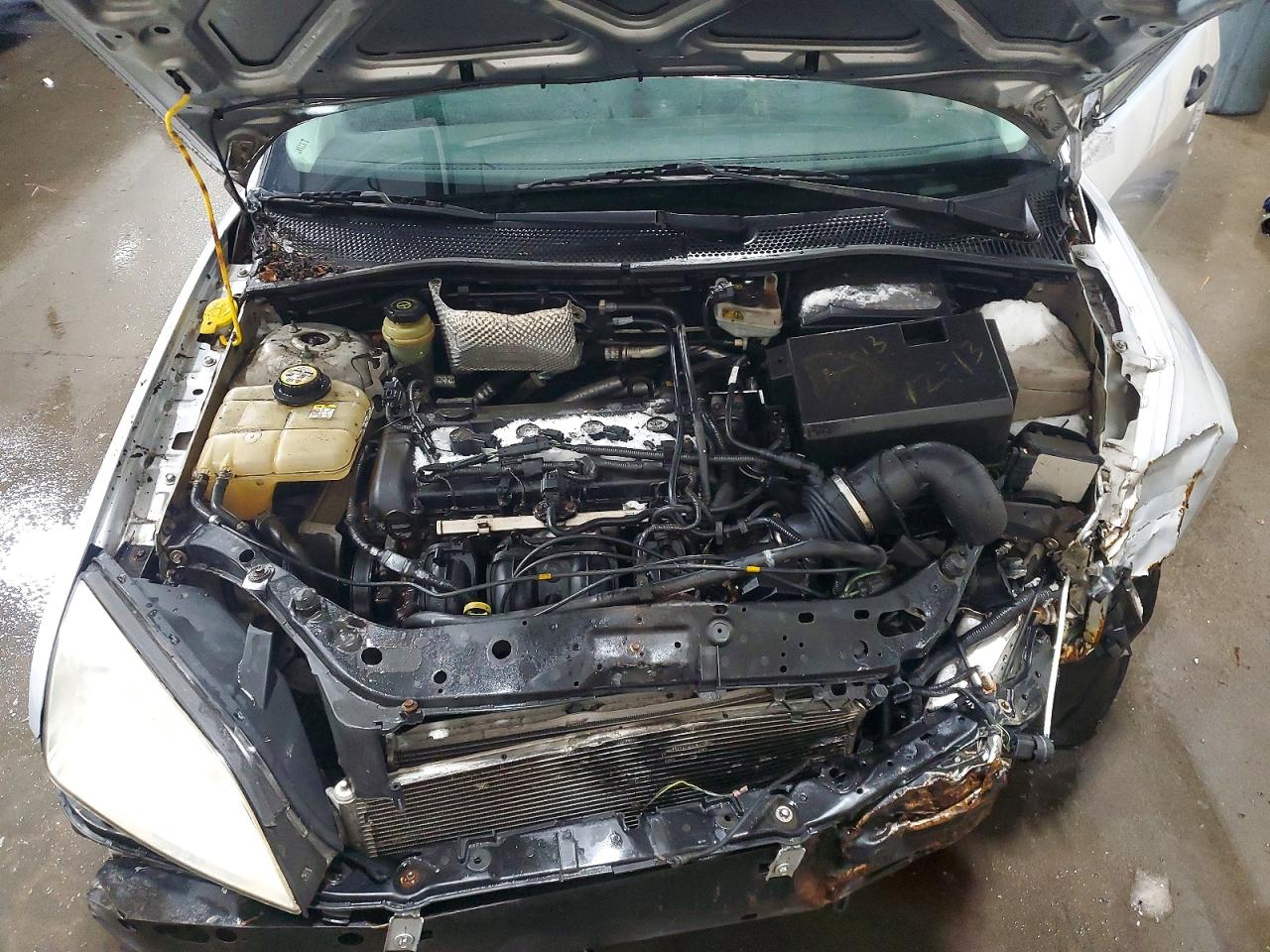 2005 FORD FOCUS ZX5 photo 11