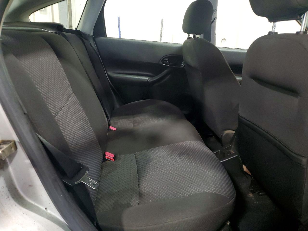 2005 FORD FOCUS ZX5 photo 10