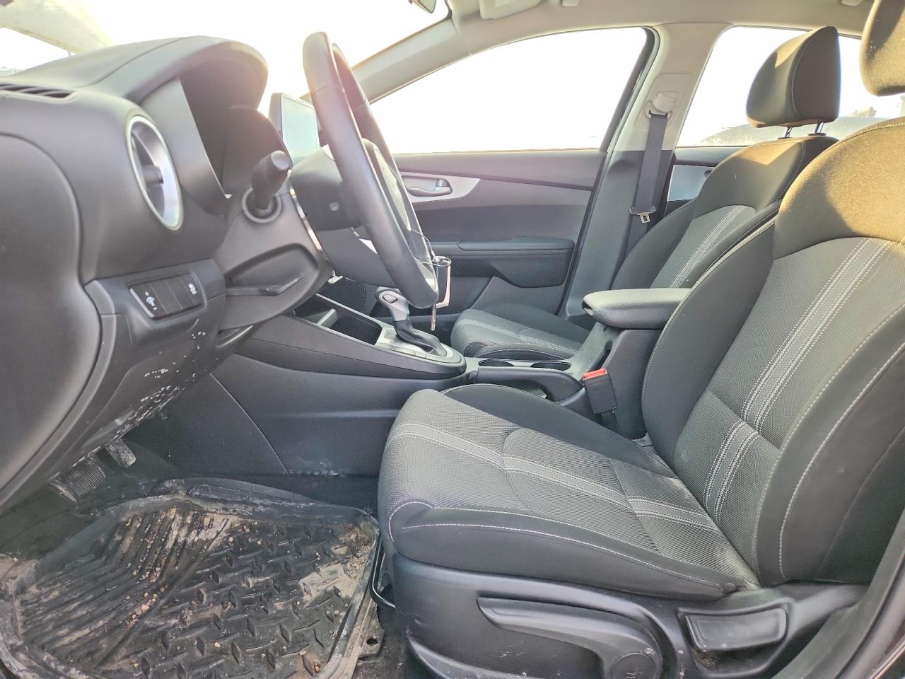 2023 KIA FORTE LX photo 7