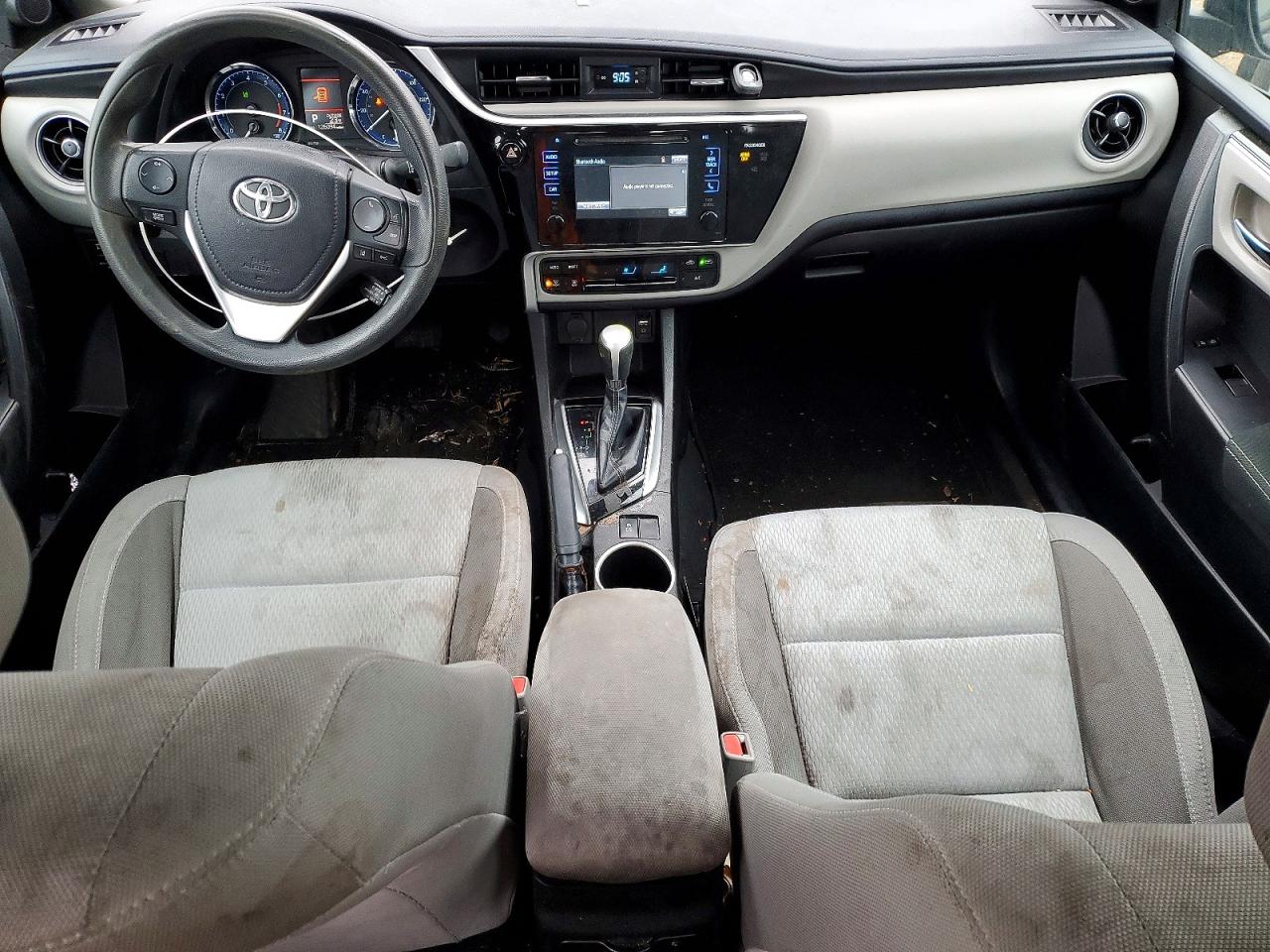 2017 TOYOTA COROLLA L photo 8