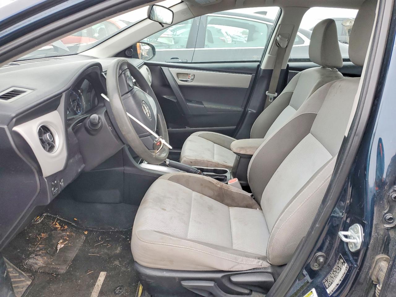 2017 TOYOTA COROLLA L photo 7