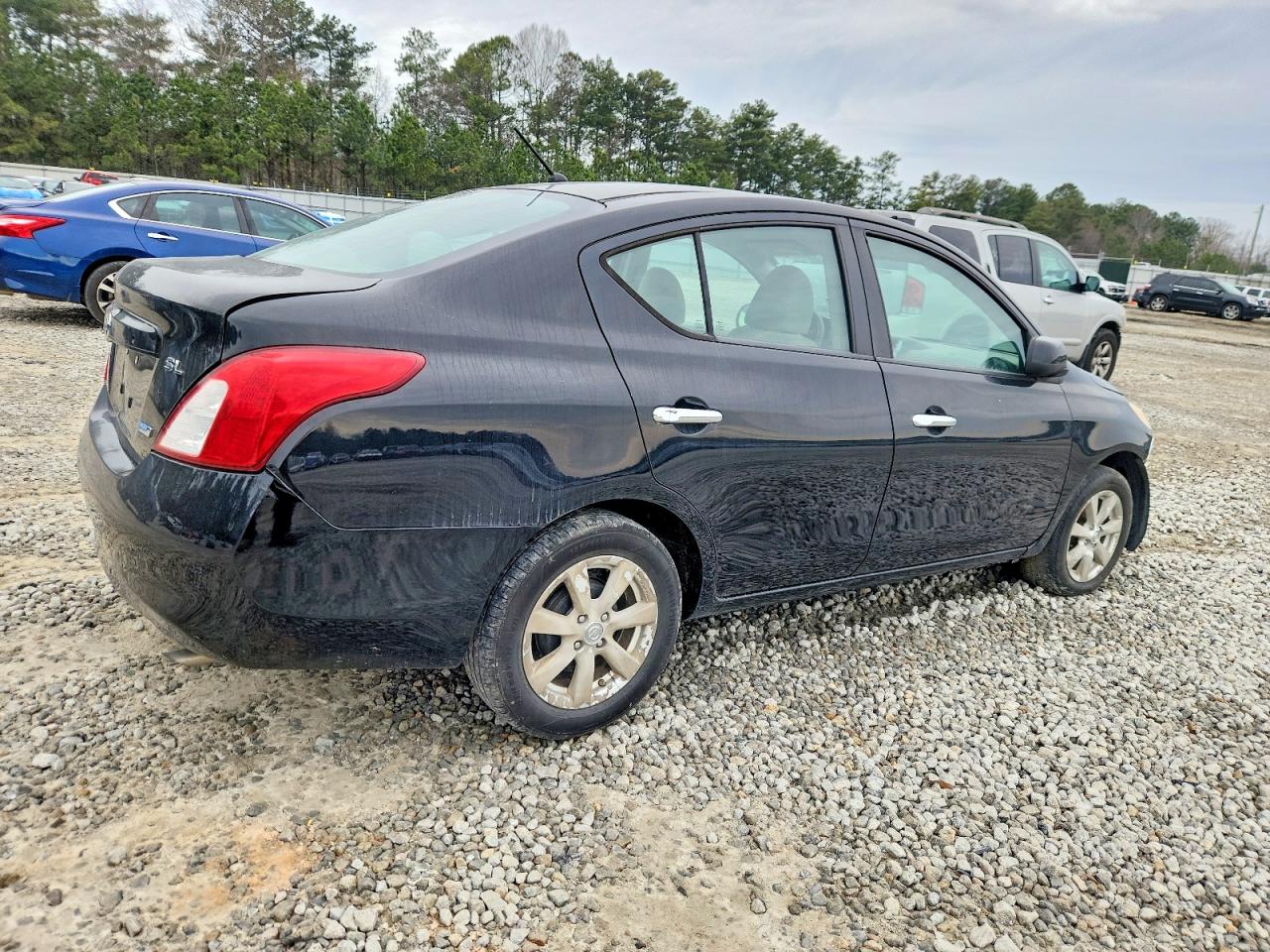 2012 NISSAN VERSA S photo 5
