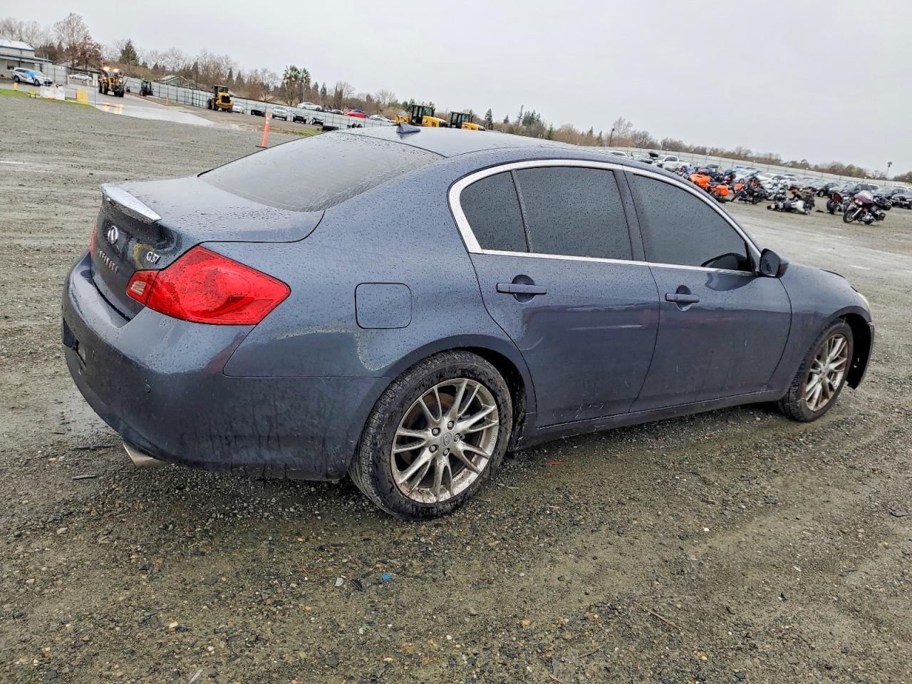 2012 INFINITI G37 BASE photo 3