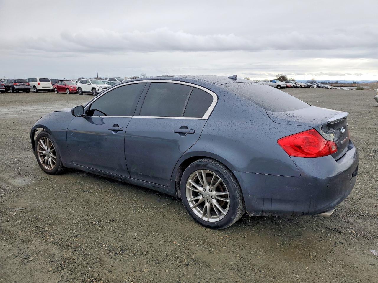 2012 INFINITI G37 BASE photo 2