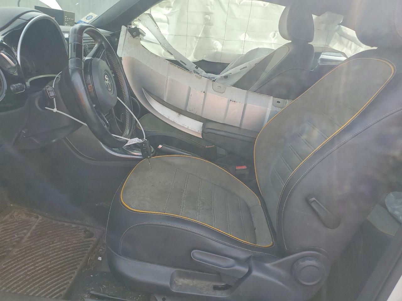 2018 VOLKSWAGEN BEETLE DUNE photo 7