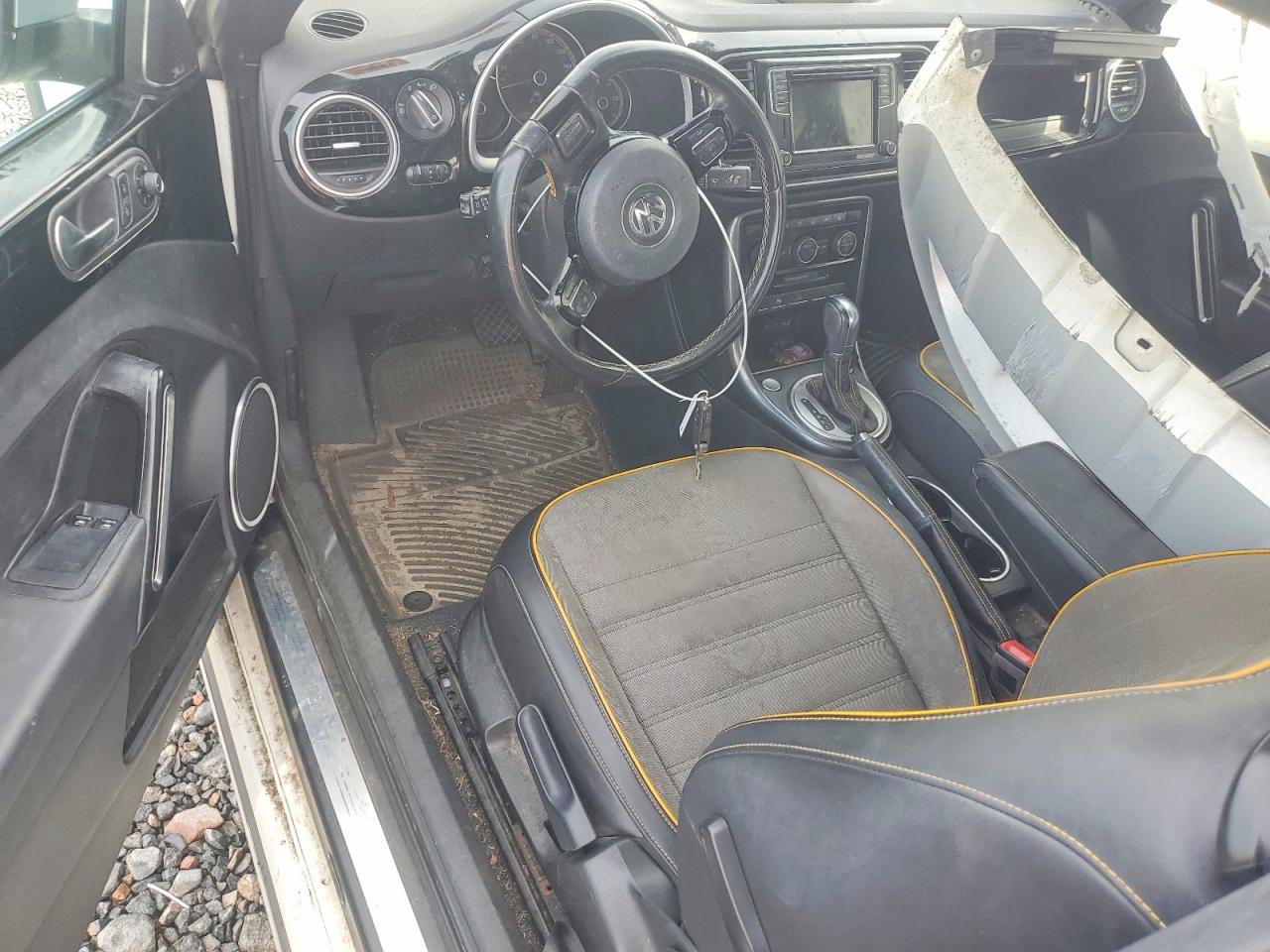 2018 VOLKSWAGEN BEETLE DUNE photo 8