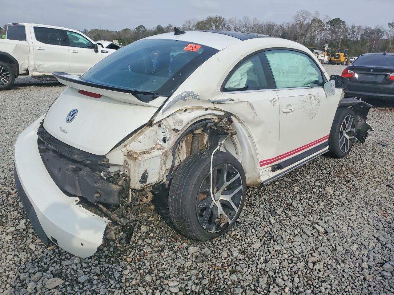 2018 VOLKSWAGEN BEETLE DUNE photo 3
